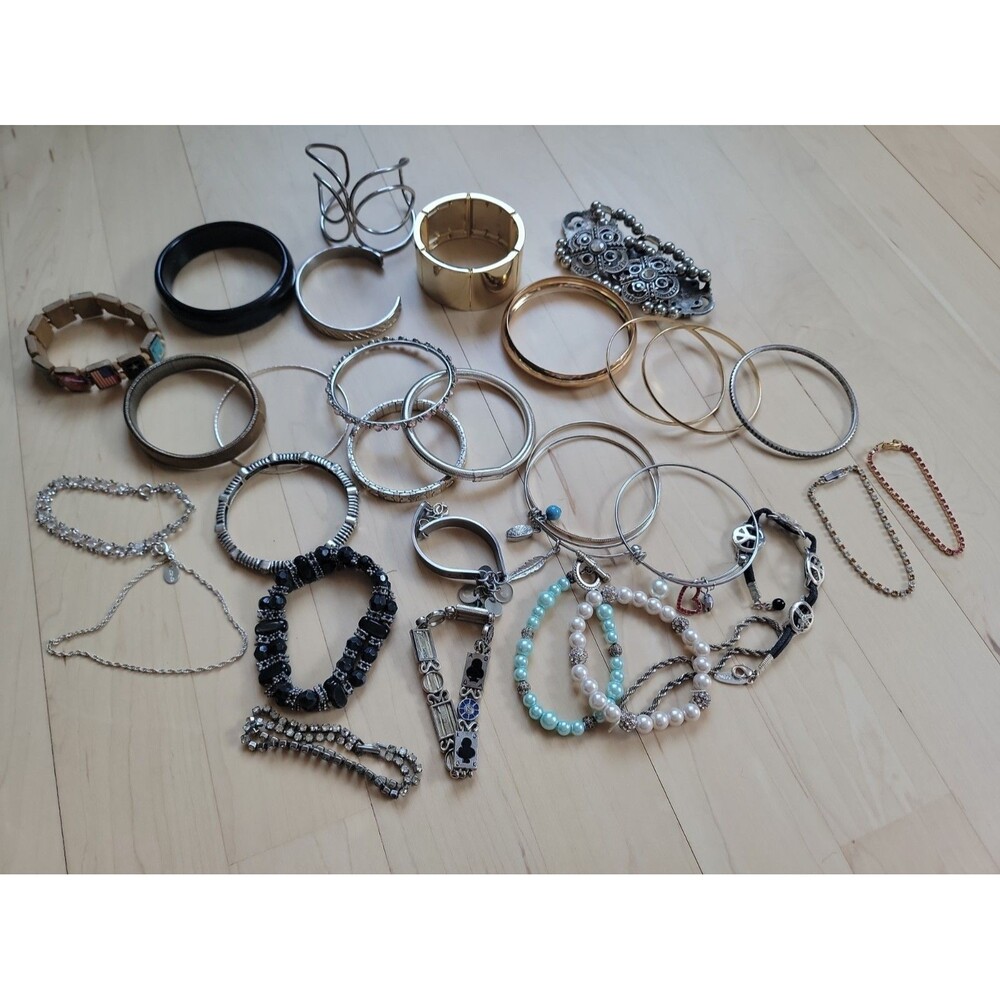 Lot Of 31 Vintage To Now Fashion Jewelry Bracelets